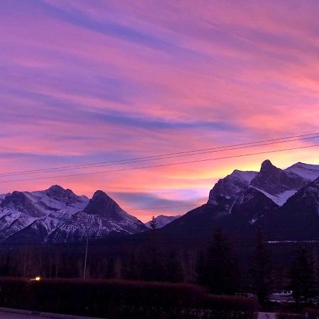 Beautiful Newly Reno 2Bdm 2 Bth Sleep Up To 6 Adults & Kids Mountain View Townhouse Suite Canmore Esterno foto