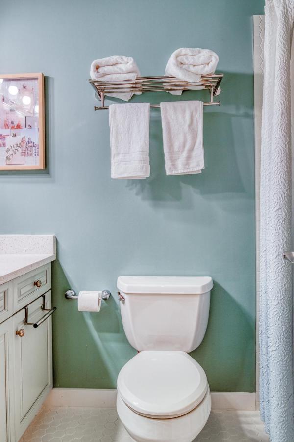 Beautiful Newly Reno 2Bdm 2 Bth Sleep Up To 6 Adults & Kids Mountain View Townhouse Suite Canmore Esterno foto