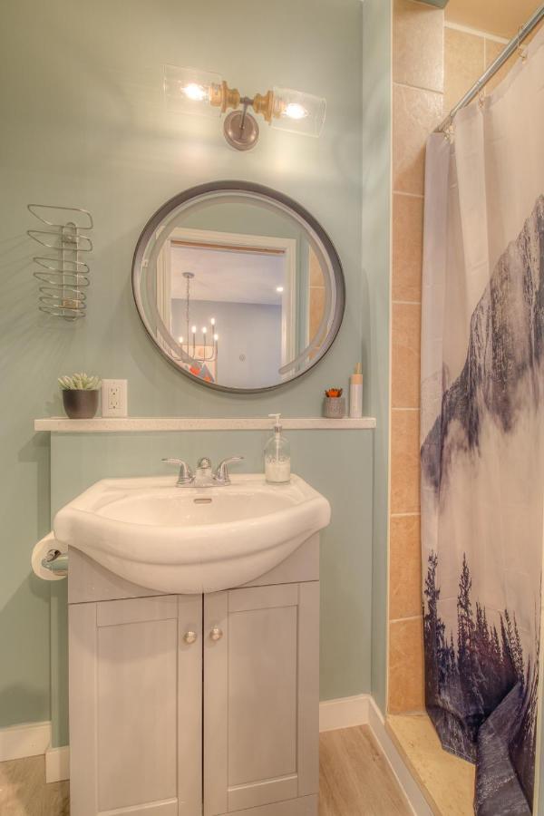 Beautiful Newly Reno 2Bdm 2 Bth Sleep Up To 6 Adults & Kids Mountain View Townhouse Suite Canmore Esterno foto