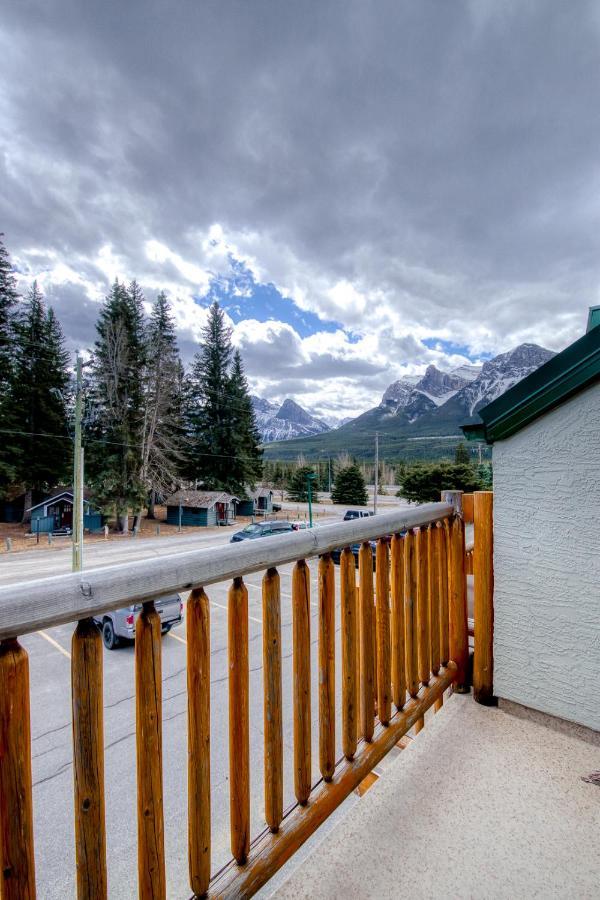 Beautiful Newly Reno 2Bdm 2 Bth Sleep Up To 6 Adults & Kids Mountain View Townhouse Suite Canmore Esterno foto