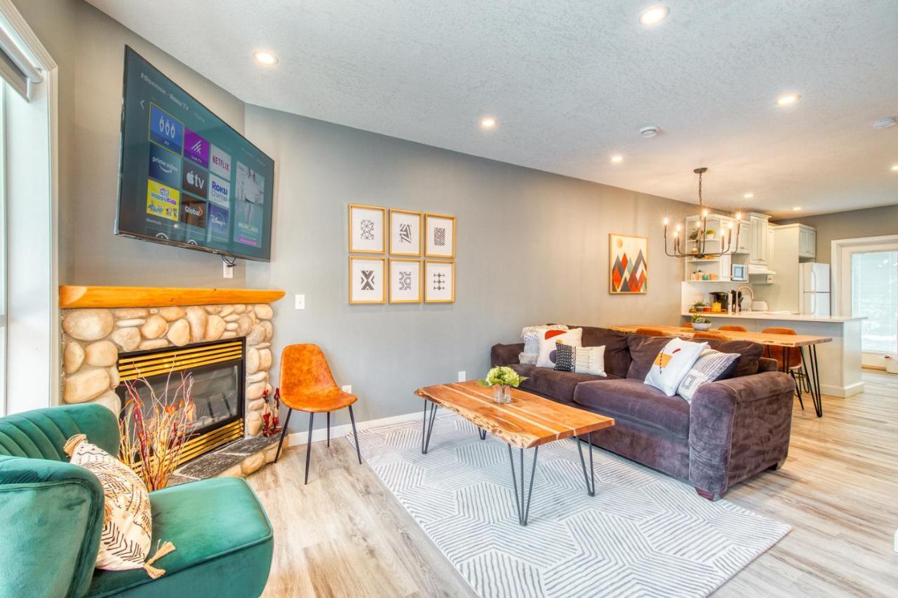 Beautiful Newly Reno 2Bdm 2 Bth Sleep Up To 6 Adults & Kids Mountain View Townhouse Suite Canmore Esterno foto