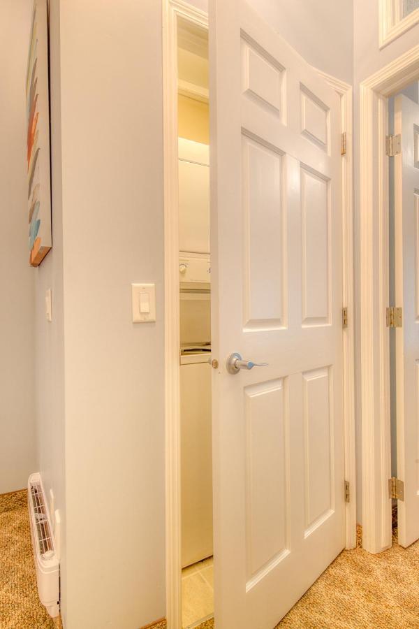Beautiful Newly Reno 2Bdm 2 Bth Sleep Up To 6 Adults & Kids Mountain View Townhouse Suite Canmore Esterno foto