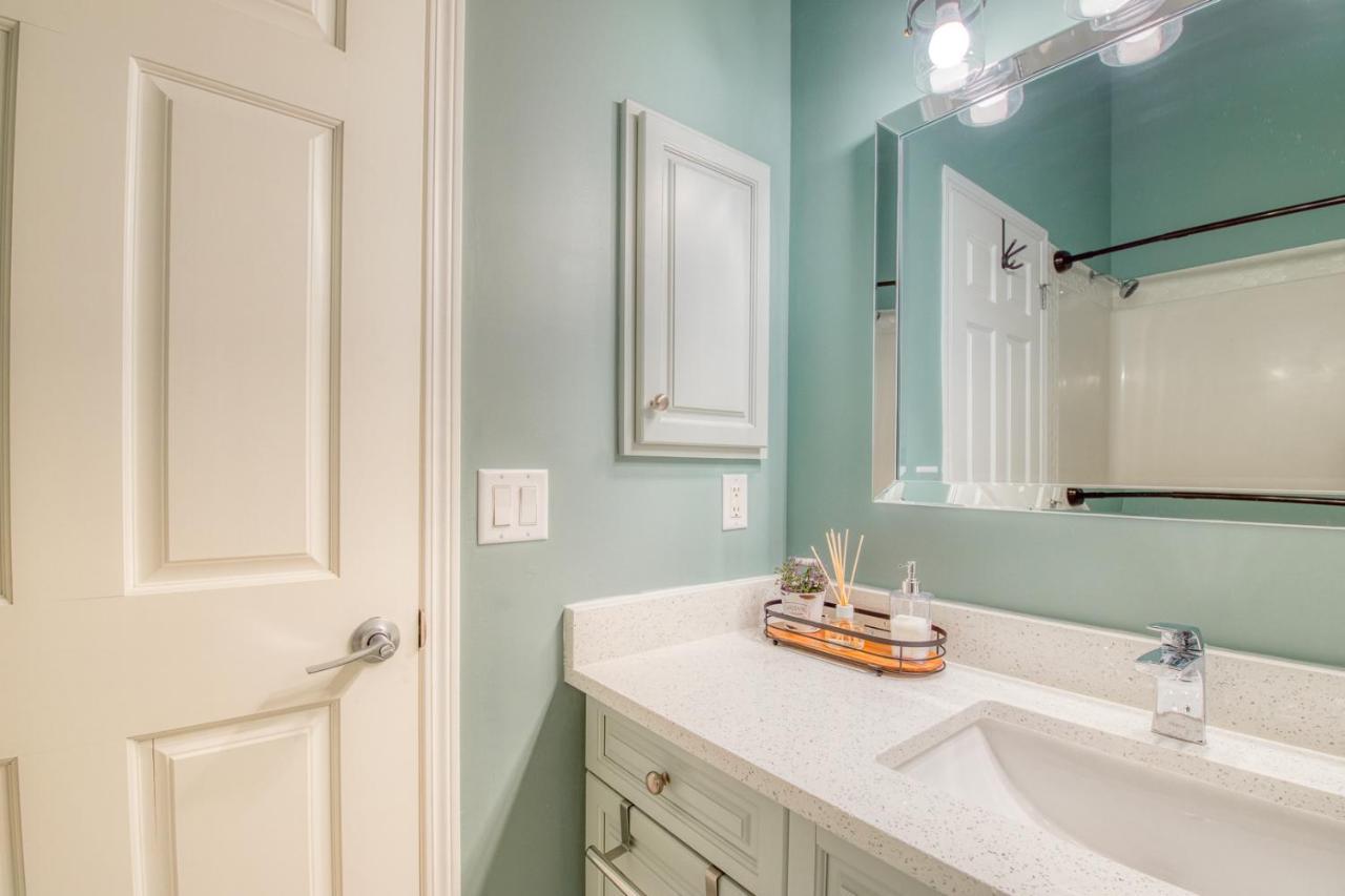 Beautiful Newly Reno 2Bdm 2 Bth Sleep Up To 6 Adults & Kids Mountain View Townhouse Suite Canmore Esterno foto