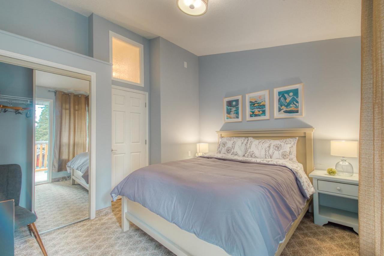 Beautiful Newly Reno 2Bdm 2 Bth Sleep Up To 6 Adults & Kids Mountain View Townhouse Suite Canmore Esterno foto