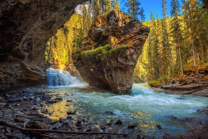 Beautiful Newly Reno 2Bdm 2 Bth Sleep Up To 6 Adults & Kids Mountain View Townhouse Suite Canmore Esterno foto