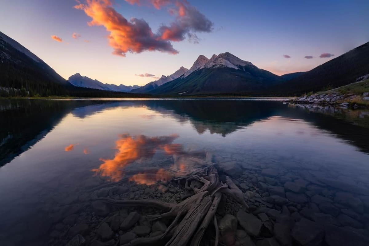 Beautiful Newly Reno 2Bdm 2 Bth Sleep Up To 6 Adults & Kids Mountain View Townhouse Suite Canmore Esterno foto